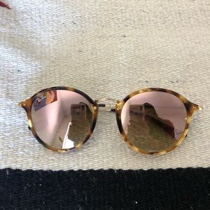 Ray Ban Round Fleck reflective sunglasses